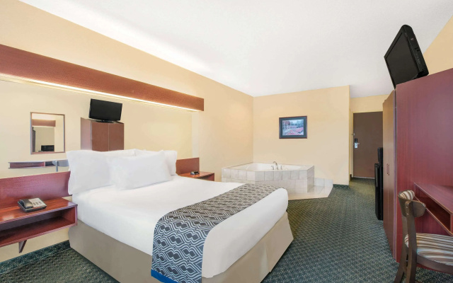 Microtel Inn & Suites by Wyndham Hamburg
