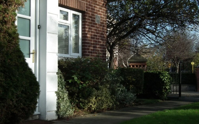 2 Bedroom Home Near The RDS Arena