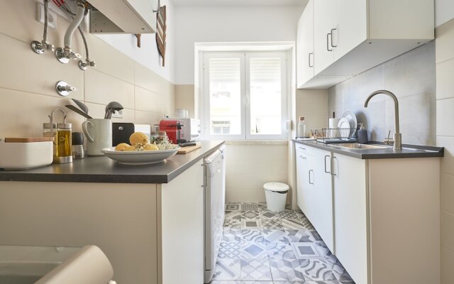 Belém Light Filled Apartment, By TimeCooler