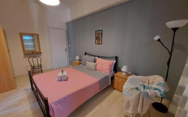Niki Thalia Viros Apartment No2.
