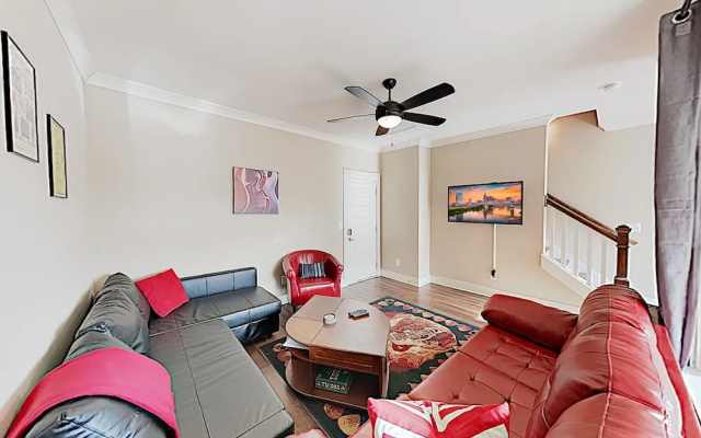 NashVilla - Luxury by Belmont by RedAwning