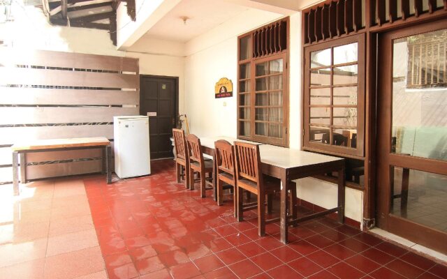 OYO 201 EMDI House Timoho
