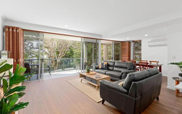 4 Trieste Central Apartment with a Backdrop of Lush Greenery