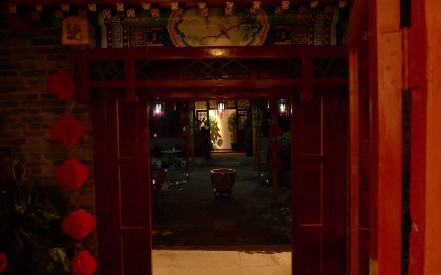 Liuhe Courtyard Hotel