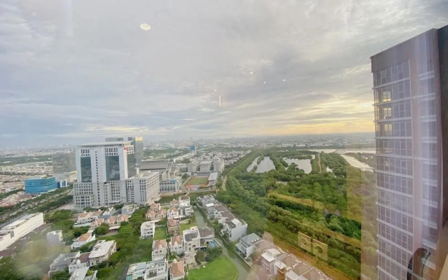 Gold Coast PIK Sea View Apartments by LongeSuites