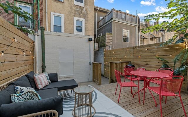 Passyunk Square Spacious 1BR - Huge Deck