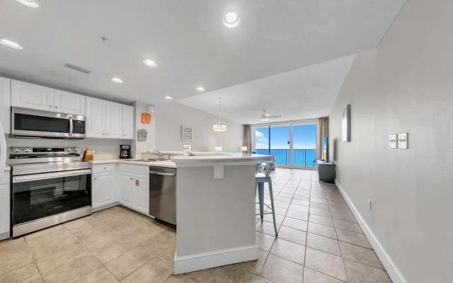 Majestic Beach Towers 2-1803