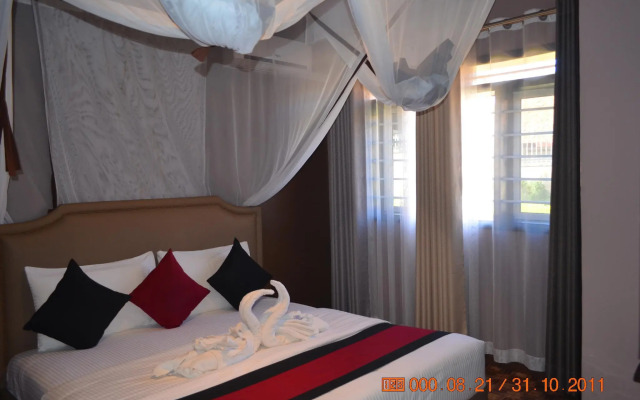 Saffron Beach Bistro & Cottages
