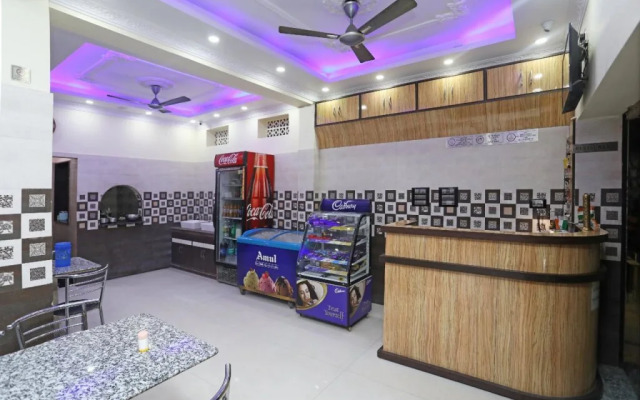 OYO 25018 Saanvi 