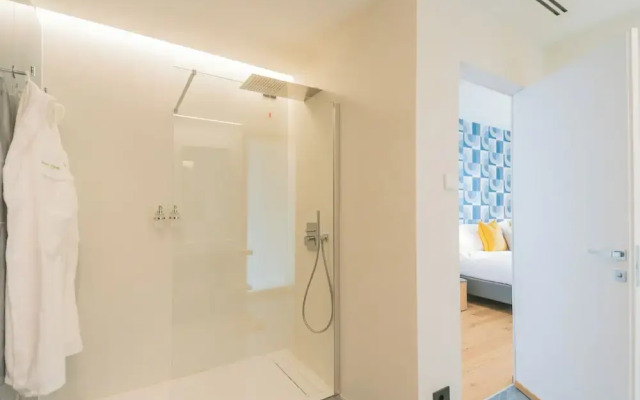 PureView Luxury pool AdultsOnly by Rent All Como