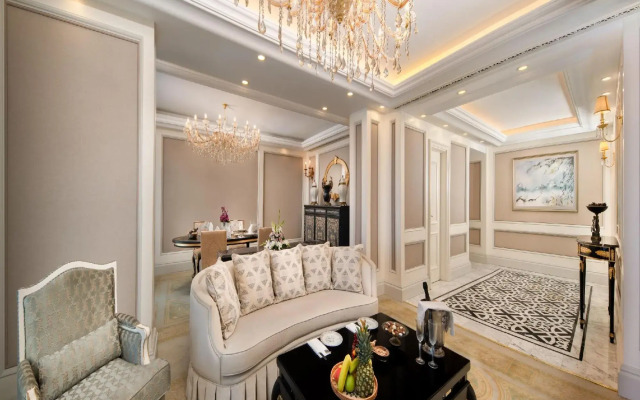 Les Ambassadeurs Marina Hotel & Casino