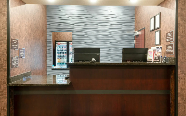Cobblestone Hotel & Suites - Lynden