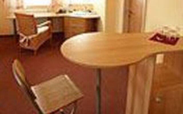 Airport Regent Hotel