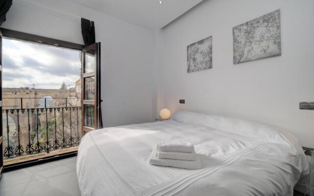 Wonderful views in luxury apartment