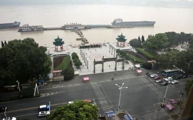 Yichang Riverside No.1 Hotel