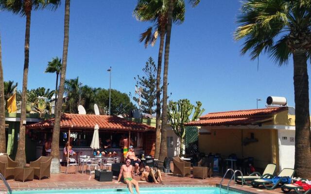 Bungalows Los Tucanes 