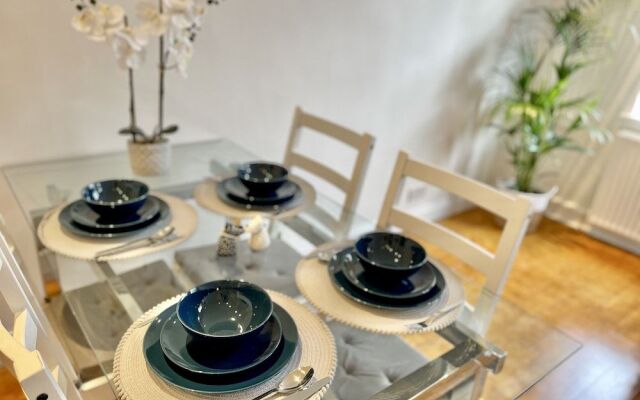 Waterloo Luxury Apartment