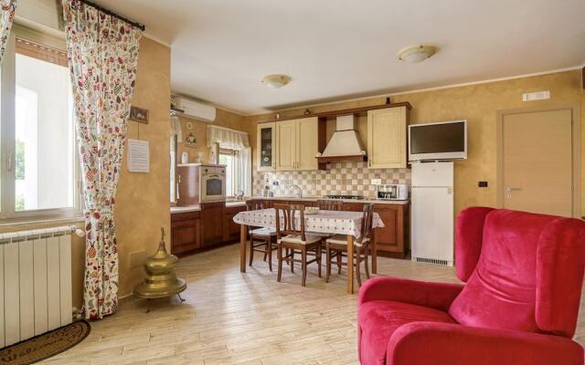 Traditional Holiday Home in Fontane Bianche With Pool