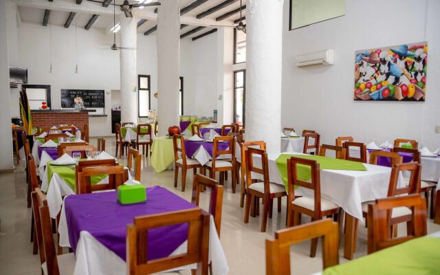 Hotel Sansiraka Suites By GEH Suites