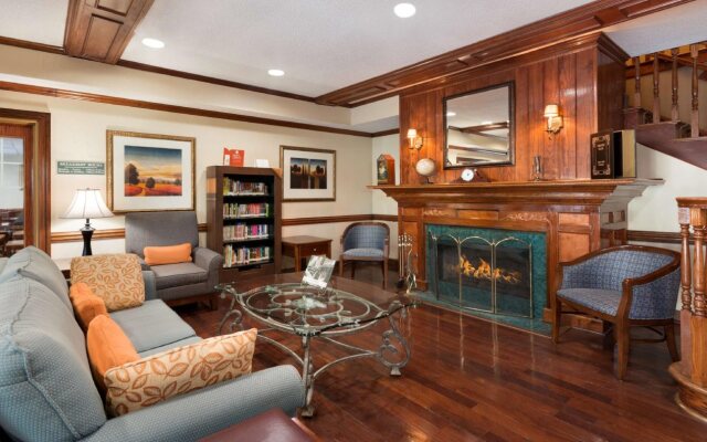 Country Inn & Suites by Radisson, Savannah Midtown, GA