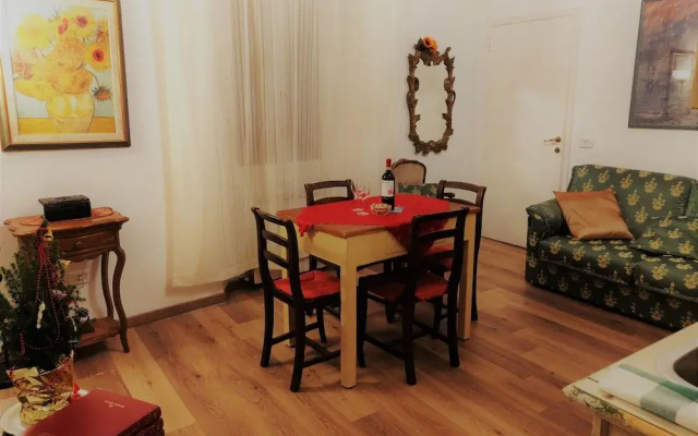 Golden Authentic Florentine Gem, Perfect Location