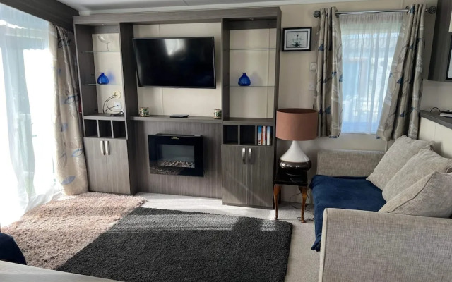 Inviting Luxury 2-bedroom Caravan in Hunstanton
