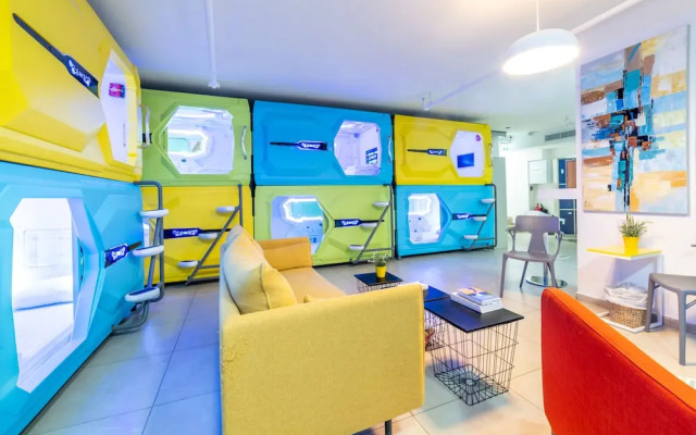 Capsule Inn