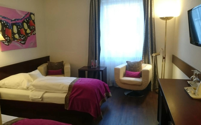 Central Hotel