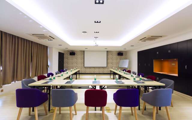 Campanile Hotel Wuxi Huishan Ancient Town Jinlong square