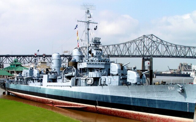 Super 6 Inn & Suites Baton Rouge