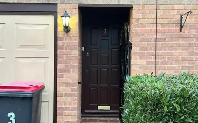 3 Floor 2 Bedroom House