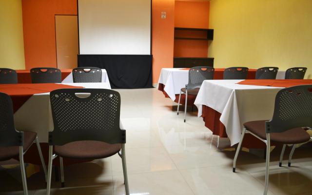 Hostalia Hotel Expo & Business Class