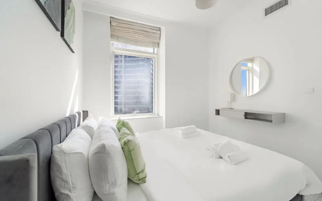 HiGuests - Exceptional Apt with Furnished Terrace By the Sea