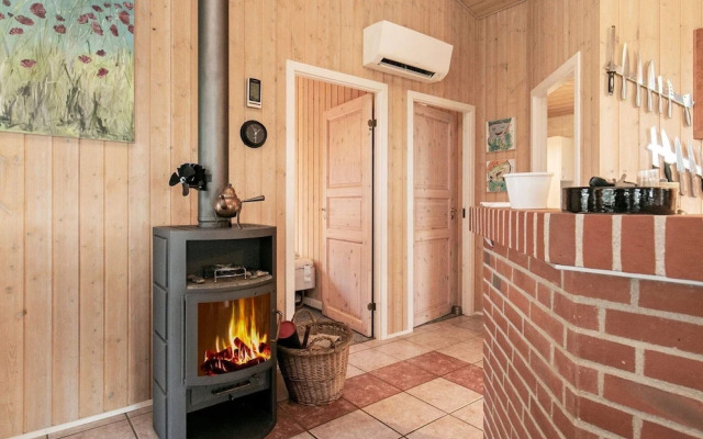 6 Person Holiday Home in Blavand