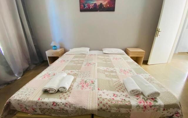 Olive Grove Poolside Apartments