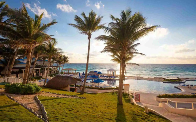 Golden Parnassus Resort & Spa All Inclusive