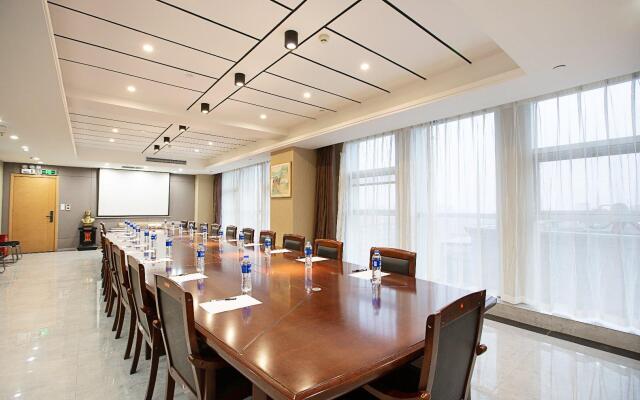 Starway Hotel Hebi Convention And Exhibition Center