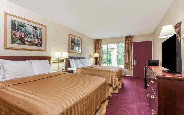 Travelodge by Wyndham Seymour