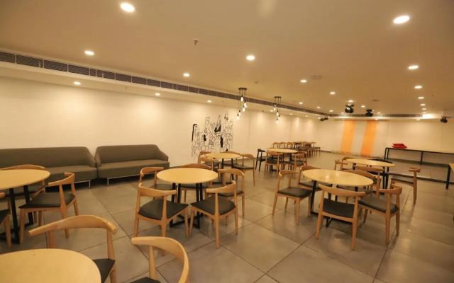Qotel Hotel La Sarane Preet Vihar