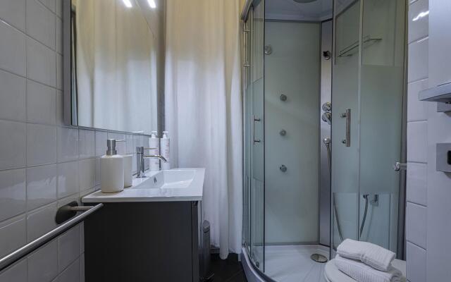 Dante 9 in Genova with 1 bedrooms and 1 bathrooms
