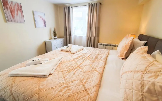 Charming 1-bed Apartment in Stroud