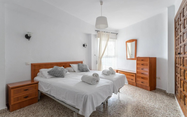 Bright and Spacious 2 Bed Apt