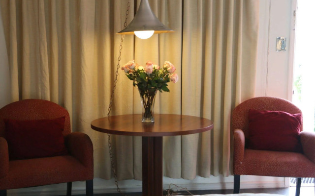 Hiway House Motel