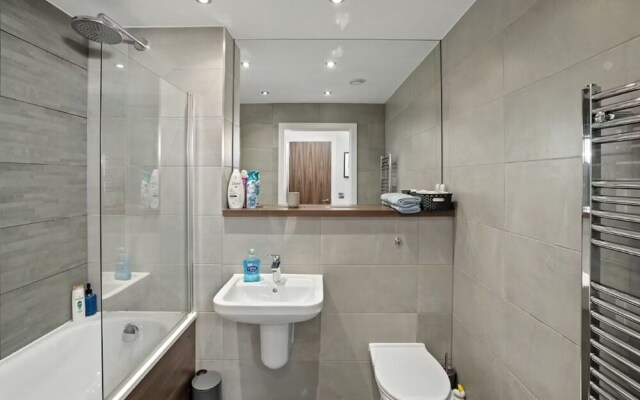 Inviting 2-bed Apartment in Manchester