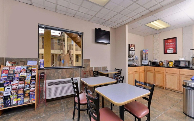 Econo Lodge