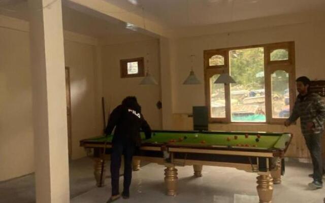 Majestic Mountain Bhaiji Guest House