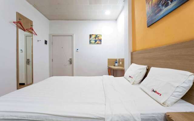 RedDoorz near Citraland Mall