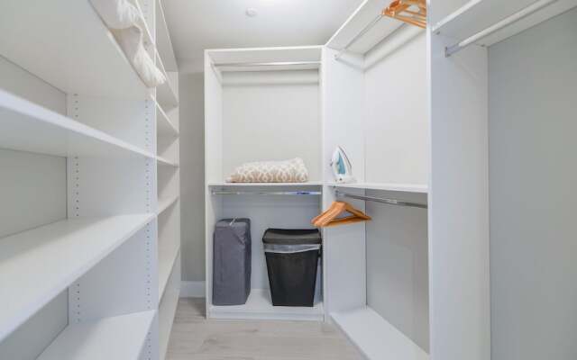 Oceanfront Luxury Hyde Beach Condo