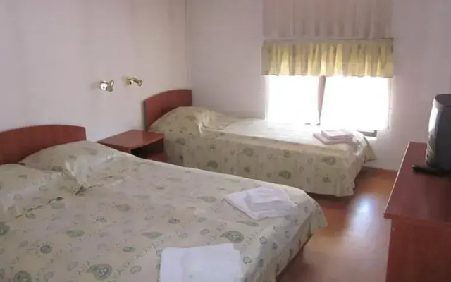Family Hotel Karov