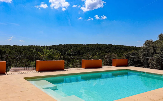 Luxury Property With Private Pool